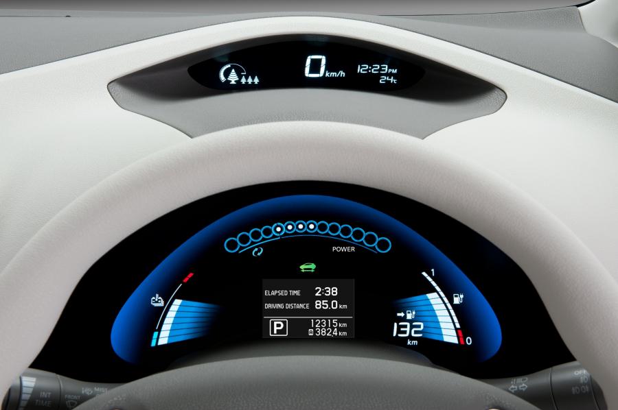  Nissan Leaf 2010 года  (фото 2 из 77)